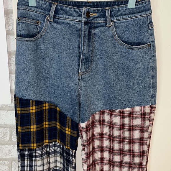 REHAB LAB RE-IMAGINED FLANNEL FLARE JEANS NWOT Host Pick 🔥 - Picture 4 of 11